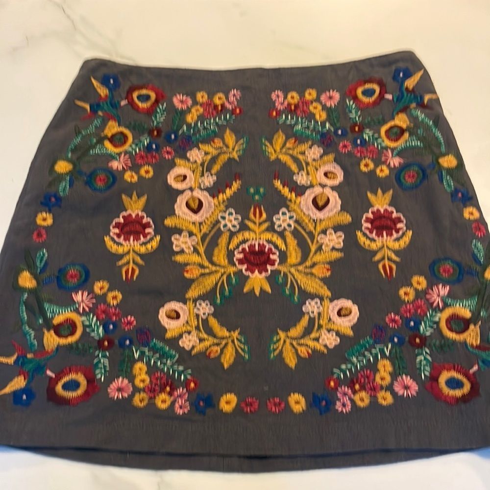UMGEE EMBROIDERED MINI! Great used condition